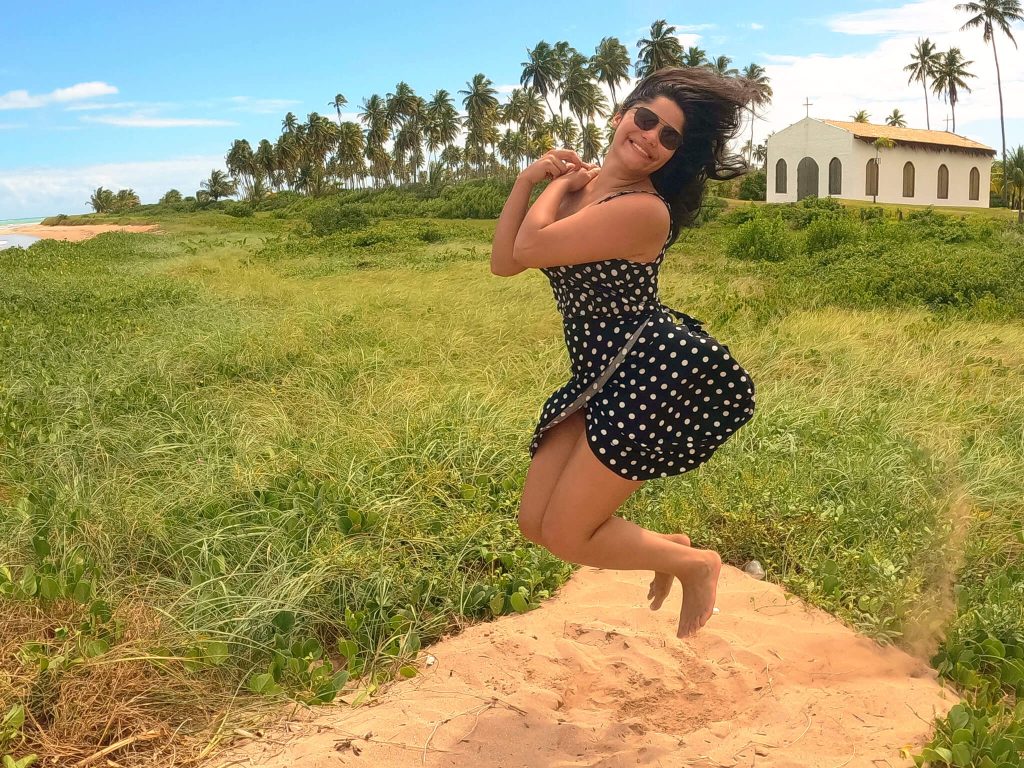 praia do riacho e capela dos milagres