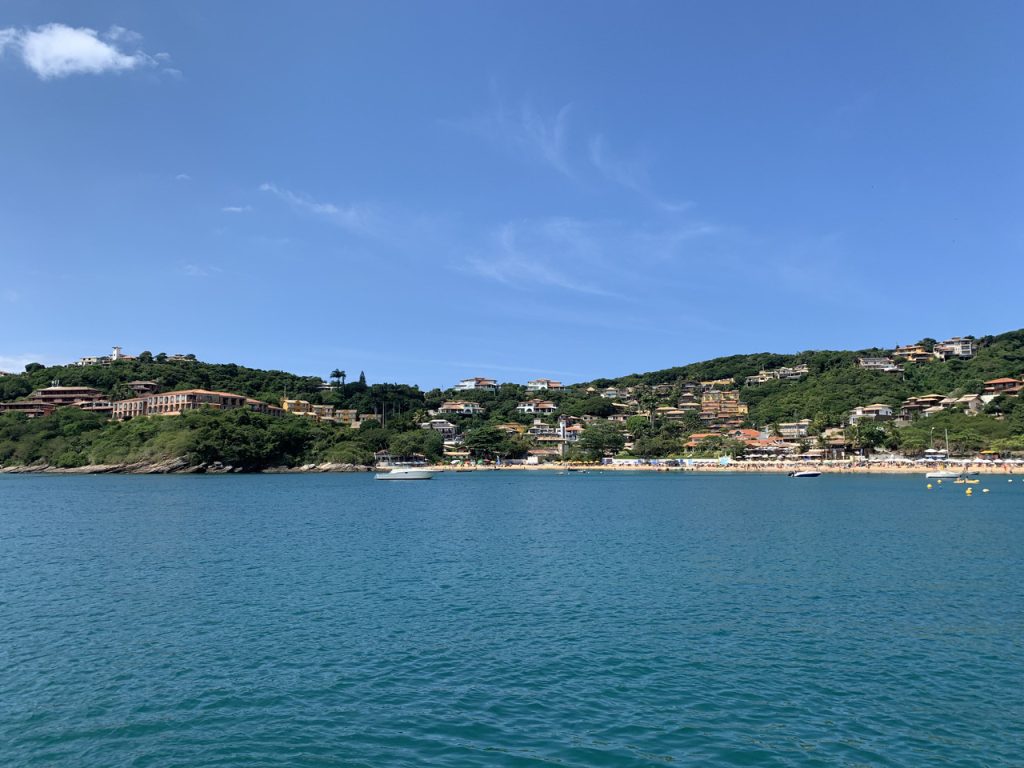 praia da tartaruga em buzios