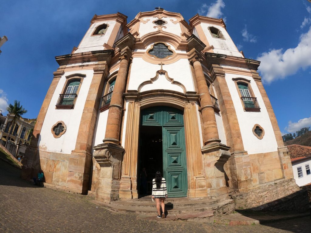 igrejas turísticas em ouro preto minas gerais