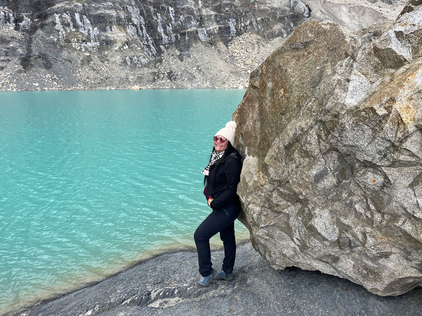 laguna charquini na bolivia